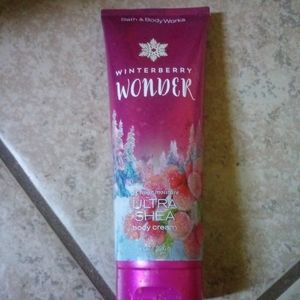 Bath and Body Works Winterberry Wonder